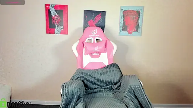 R0cket_bunny from StripChat