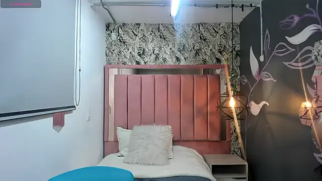 Rachel__Jonees from StripChat is Freechat