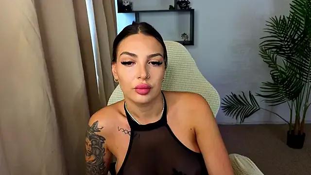 Raven_Ink from StripChat is Freechat