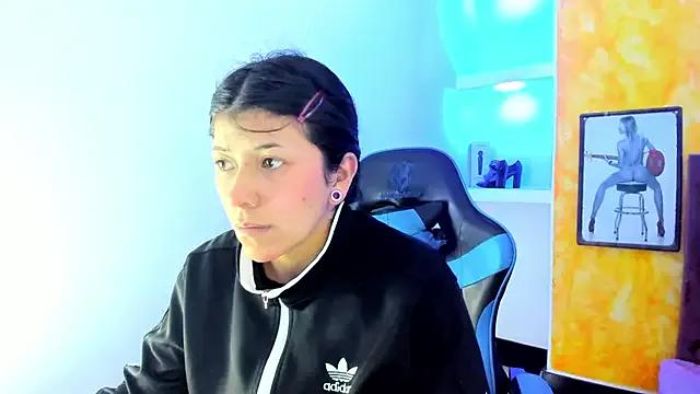 Raven_Rouge_ from StripChat is Freechat