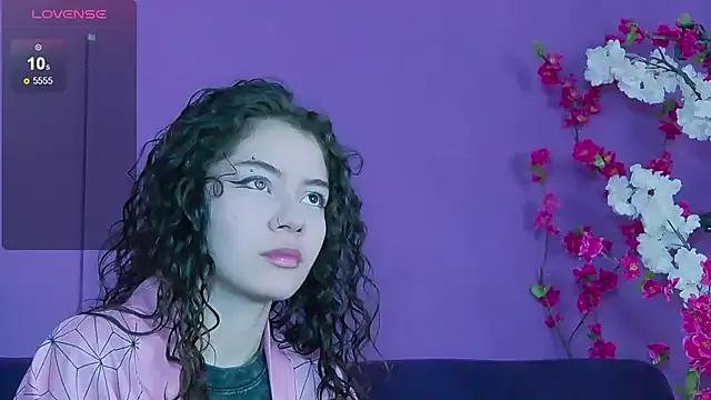 RavennMoonn from StripChat is Freechat