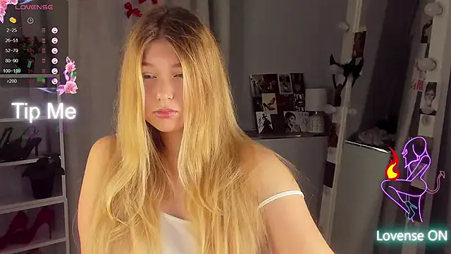 Rebecca_Kelly from StripChat