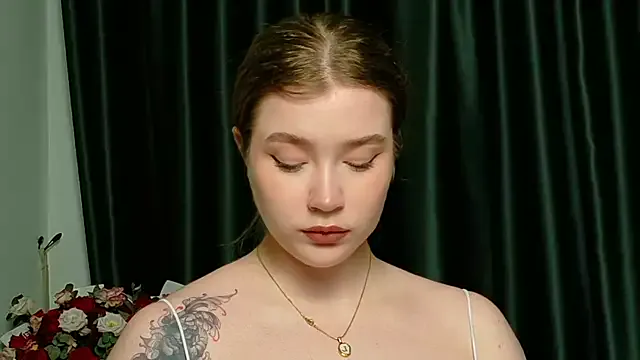 Rebecca_Lace from StripChat