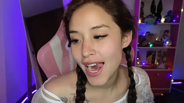 Redbarbiedollx from StripChat