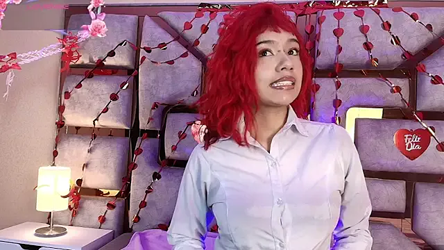 Redd_pandaa from StripChat