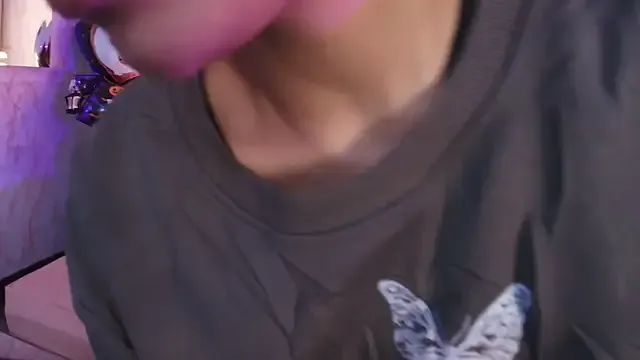 Redd_pandaa from StripChat