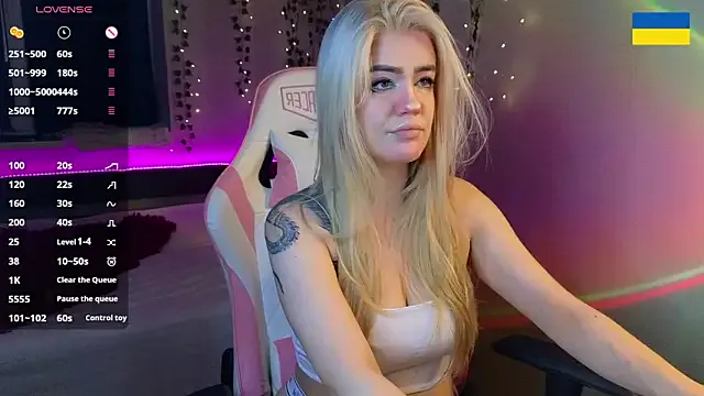 RedVelveten from StripChat
