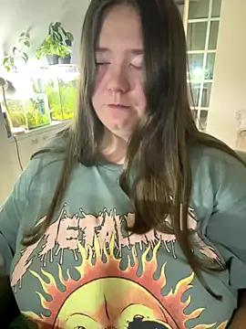 remirann_ from StripChat is Freechat