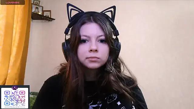 RendyDow from StripChat is Freechat