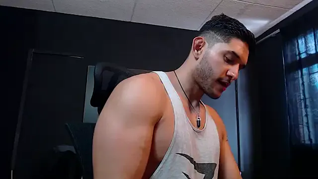 RichardMilleer from StripChat is Freechat