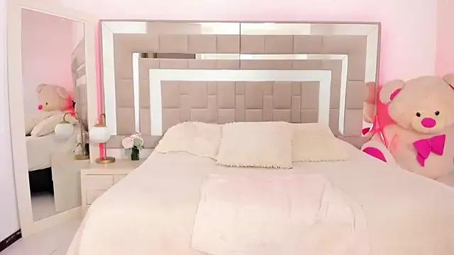 Rihanna_es from StripChat is Freechat