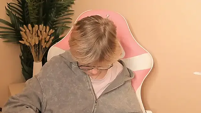 RinaPollet from StripChat is Freechat