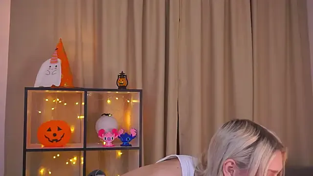 RiriKiss from StripChat is Freechat