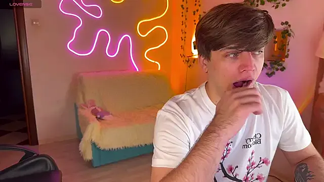 Girls: try live performances with matured performers, from dancing to quirks, in a variety of beautiful sex cams.