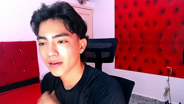 RomeoMillerr from StripChat is Freechat