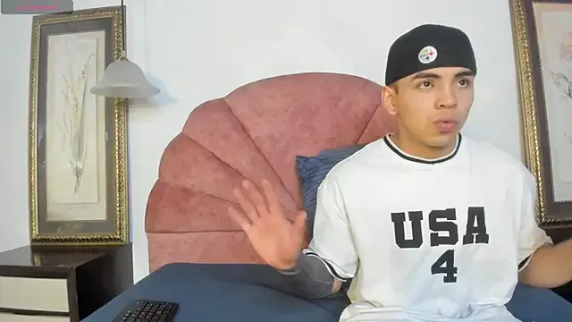 Rose_Ethan from StripChat is Freechat