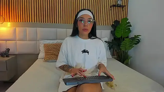 Girls: try live performances with matured performers, from dancing to quirks, in a variety of beautiful sex cams.