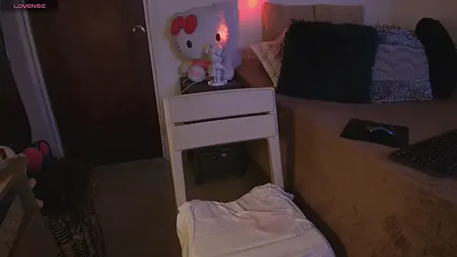 Rosee_smith_ from StripChat is Freechat