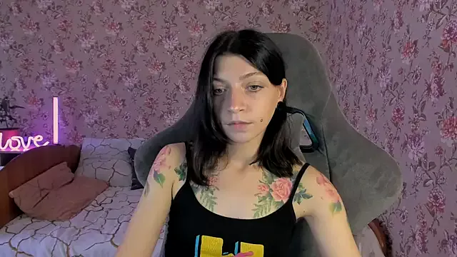 Girls: try live performances with matured performers, from dancing to quirks, in a variety of beautiful sex cams.