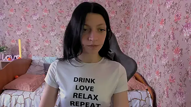 roselolly from StripChat is Freechat