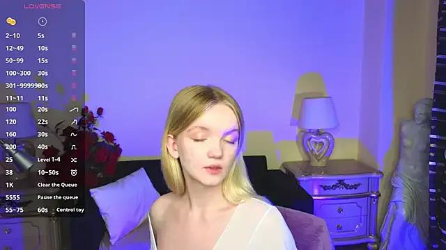 RosesKate from StripChat is Freechat