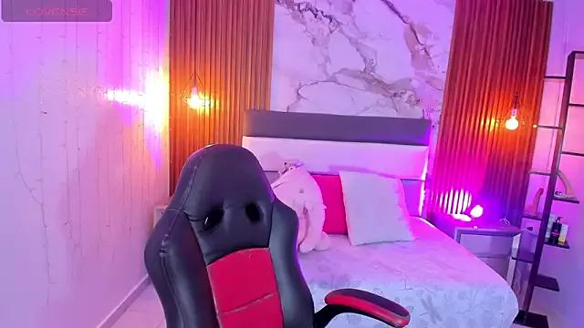 Girls: try live performances with matured performers, from dancing to quirks, in a variety of beautiful sex cams.