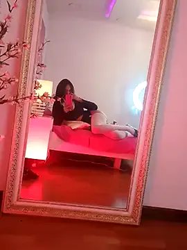 RouseWhitte from StripChat is Freechat