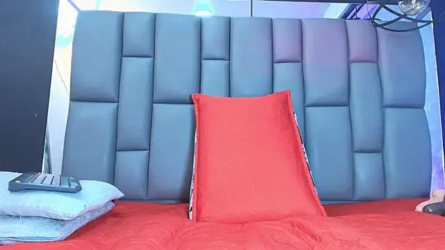 Roxana_gomez from StripChat is Freechat