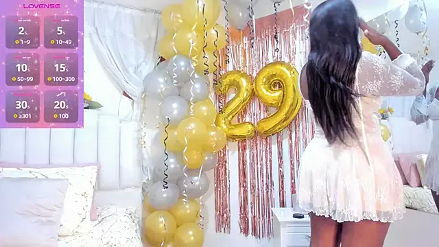 RoxannaBlanche from StripChat