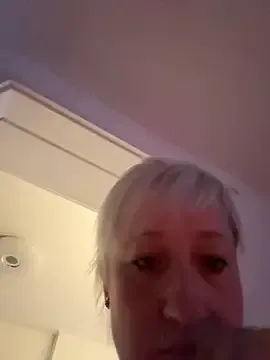 Rozendefotz from StripChat is Freechat