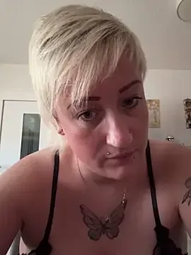 Rozendefotz from StripChat is Freechat
