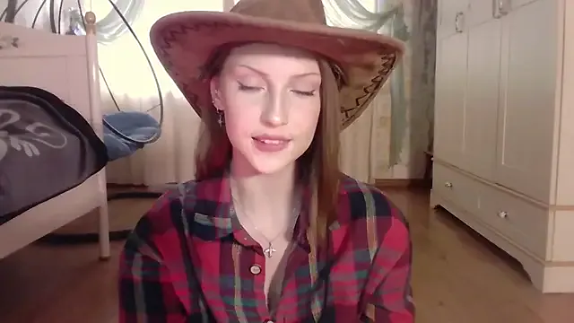 RuxaShade from StripChat is Freechat