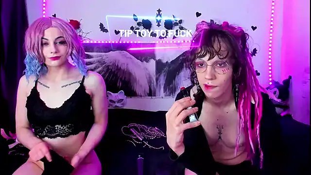 Girls: try live performances with matured performers, from dancing to quirks, in a variety of beautiful sex cams.