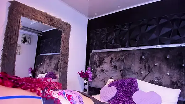 Girls: try live performances with matured performers, from dancing to quirks, in a variety of beautiful sex cams.