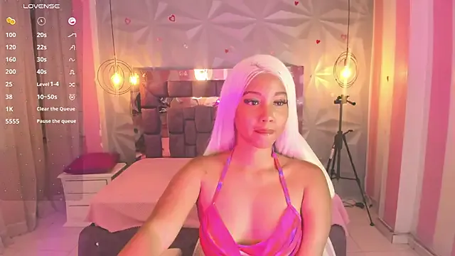 Saloome_collins from StripChat is Freechat