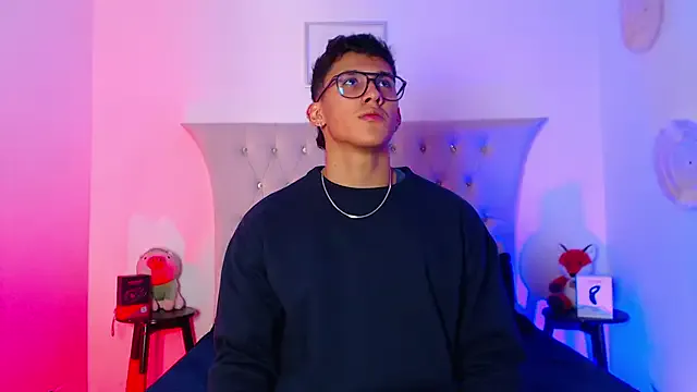 SalvadorFit from StripChat is Freechat