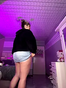 Girls: try live performances with matured performers, from dancing to quirks, in a variety of beautiful sex cams.