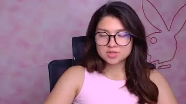 Sandra_Curly from StripChat is Freechat