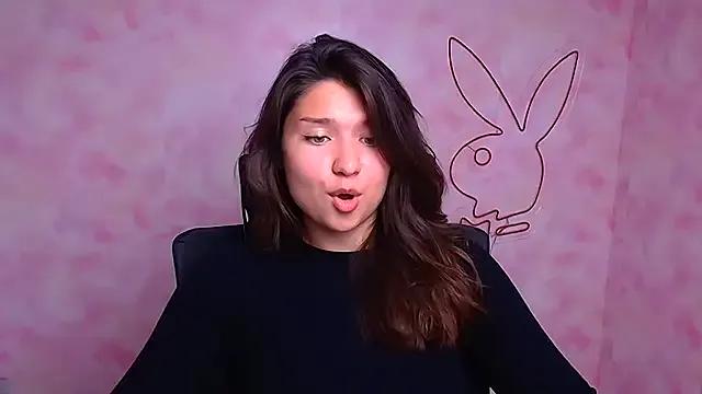 Sandra_Curly from StripChat is Freechat