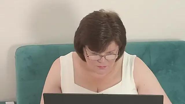 Sandra_Sunrise from StripChat is Freechat