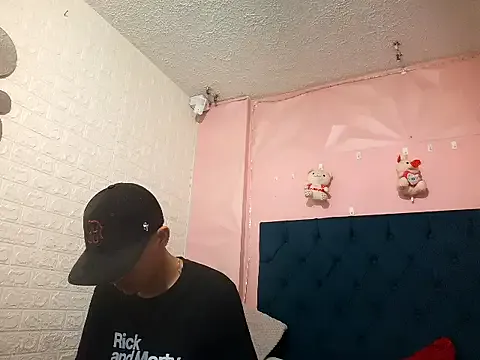 saniasex2025 from StripChat is Freechat