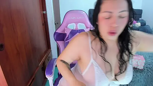 Saphira_owen from StripChat