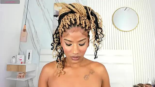 Sara_Lewwis from StripChat