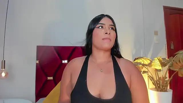 SaraBloomm from StripChat