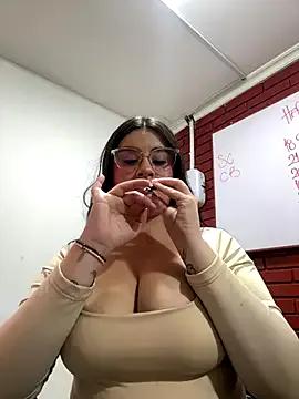 SaraBraun_ from StripChat