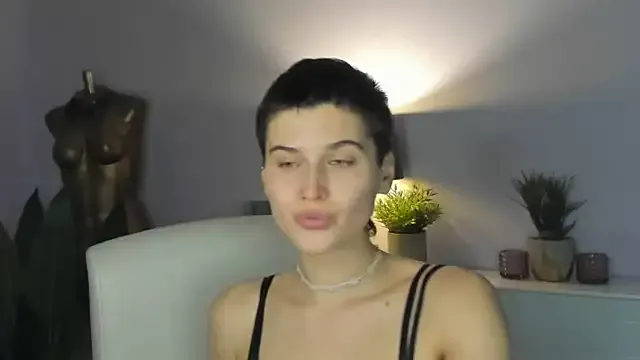 sarah_perfect from StripChat is Freechat
