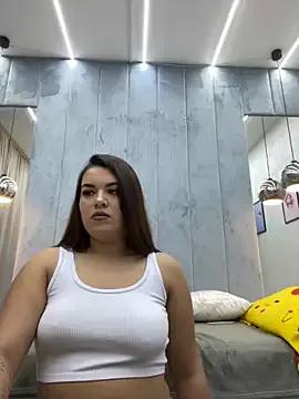 SarahLoreen from StripChat is Freechat