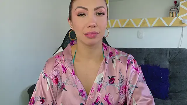 Sarahlove_90 from StripChat