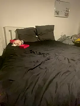 Sarahtexcites from StripChat is Freechat