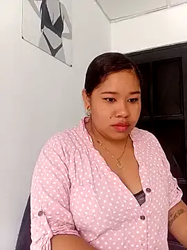 Sarahy- from StripChat is Freechat